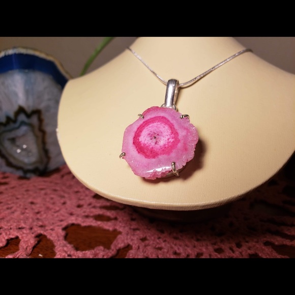 Jewelry - Pink solar quartz pendant necklace
